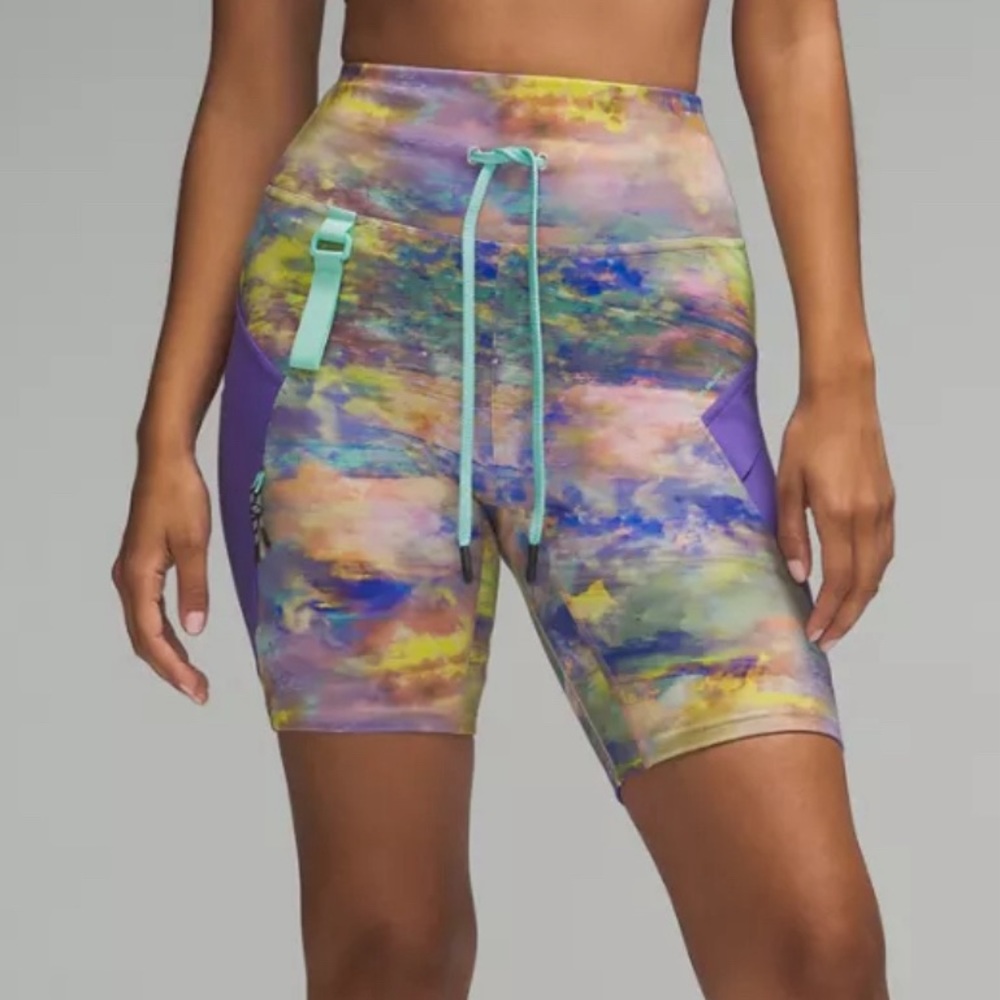 Lululemon Athletica Cargo High rise Hiking Biker Short women’s size 2